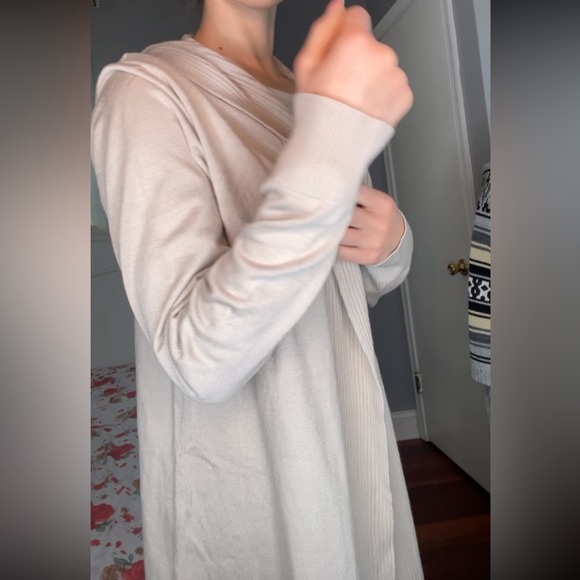 Beige cardigan - Picture 5 of 7